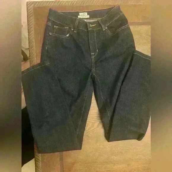 L.L. Bean classic fit jeans Size 2 Reg - Picture 1 of 5